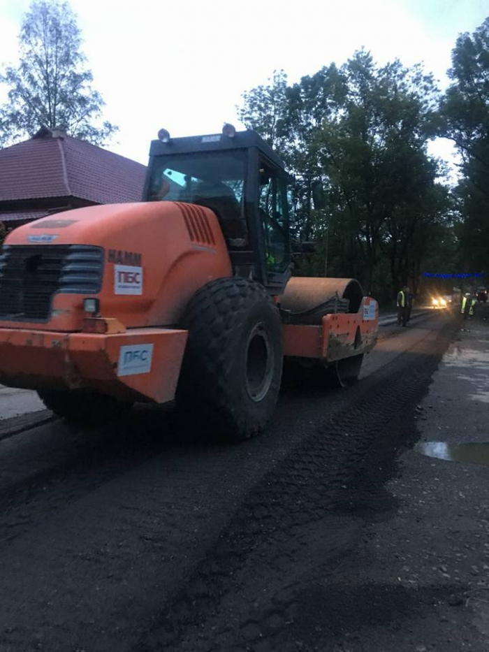 На Закарпатті ремонт дороги Ясіня-Чорна Тиса розпочала компанія "ПБС" із Буковеля