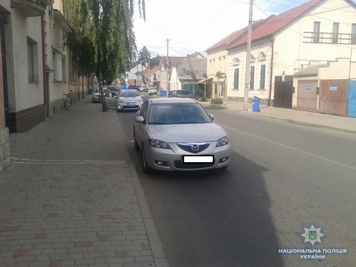 В Ужгороді розшукали керманича автівки, який збив велосипедистку та втік
