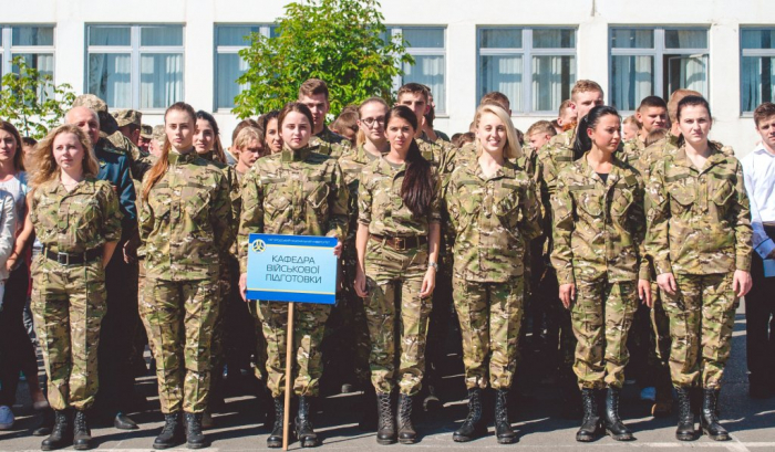 Цієї неділі студенти кафедри військової підготовки УжНУ складатимуть військову присягу на вірність українському народові