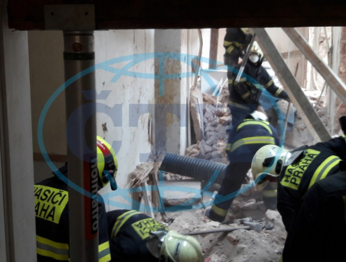 Під обвалом будинку у Празі травмовано троє закарпатських заробітчан