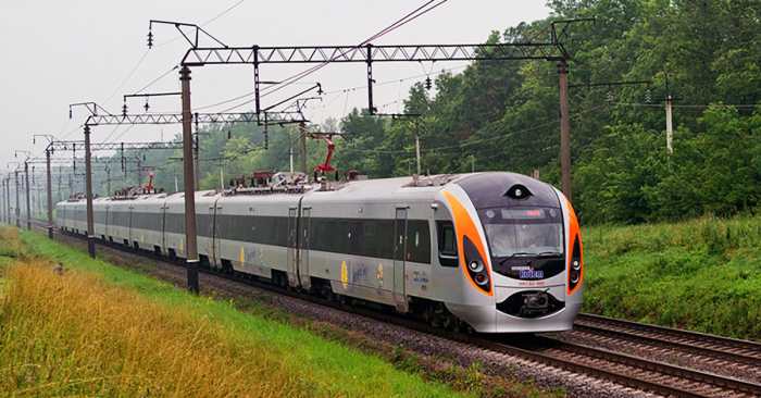 «Інтерсіті» зі столиці до Закарпаття: швидкісний потяг значно скоротив би час у дорозі