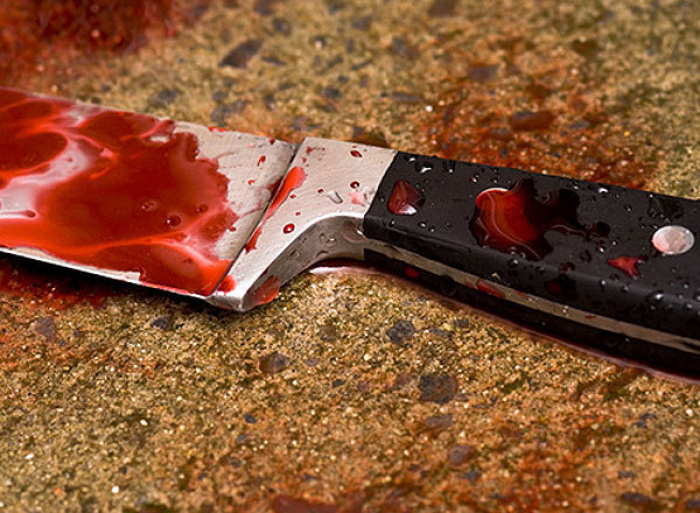 Чоловік із ножовим пораненням помер у лікарні в Закарпатті