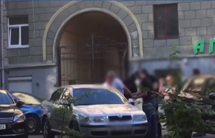 Налагодили "бізнес": поліція "кришувала" закарпатських злодіїв, які грабували людей у Львові
