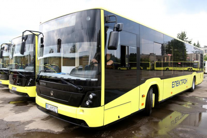 Уже незабаром Ужгородом на міських маршрутах їздитимуть нові автобуси, що вміщують більше сотні пасажирів