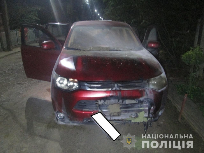 В Ужгороді знову підпалили авто – «Mitsubishi Outlander»
