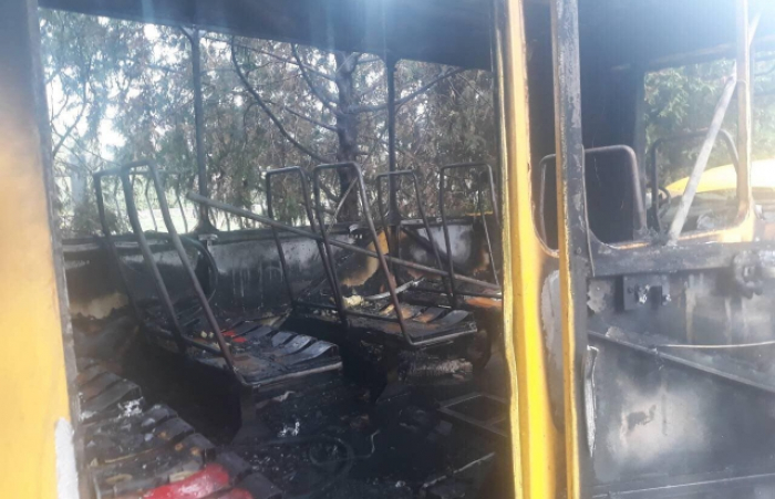 Отакої, шкільний автобус в Мукачеві підпалив школяр?
