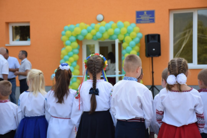 Відкриття нової школи на Великоберезнянщині для місцевих мешканців – свято потрійне