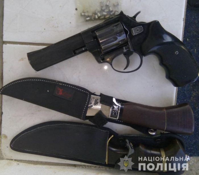У жителя Іршавщини вилучили бойовий револьвер