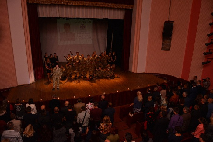 Служба Безпеки презентувала в Ужгороді виставу-реквієм "Війну без строку"