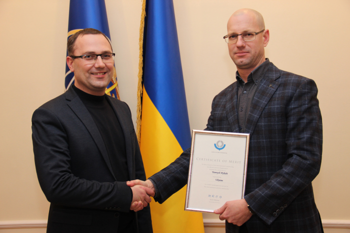Закарпатського митника нагородили почесним сертифікатом Всесвітньої митної організації