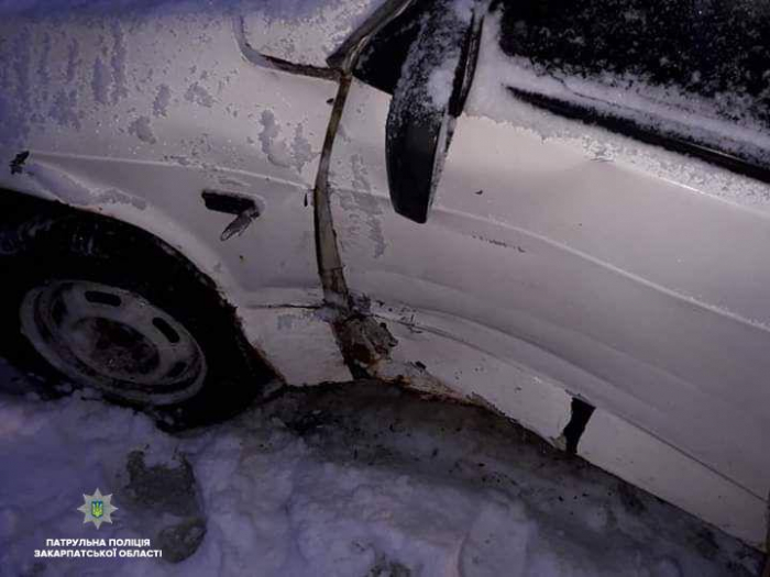 Ужгородські патрульні розшукують водія, який скоїв ДТП і втік