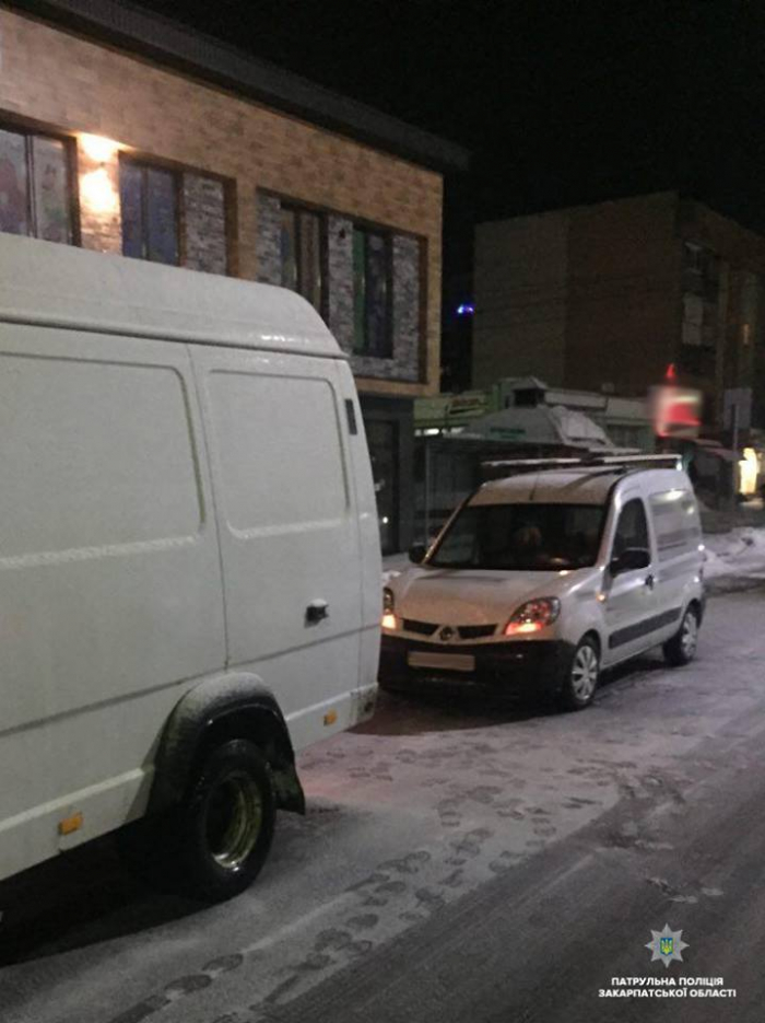 ДТП в Мукачеві: автівка зіткнулася з фургоном
