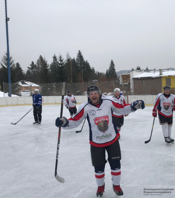 Закарпатські хокеїсти виграли аматорський турнір у словацькому Свиднику
