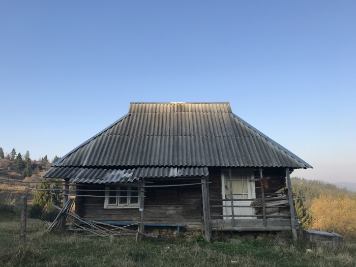 Осінь в Кужбеях: як «живе» безлюдне село в горах Закарпаття (ФОТО, ВІДЕО)