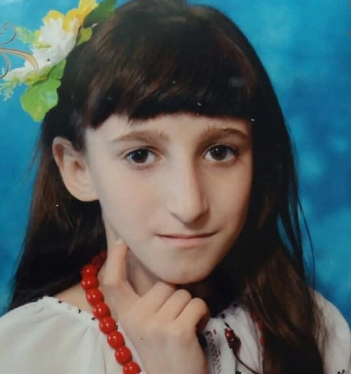 Допоможіть знайти: поліція Закарпаття розшукує 15-літню Утемишеву Ганну