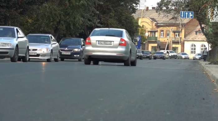 Вулиця Станційна в Ужгороді – з новим асфальтним покриттям (ВІДЕО)