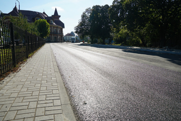 Як виглядає вже майже завершена вулиця Станційна в Ужгороді? (ФОТО)