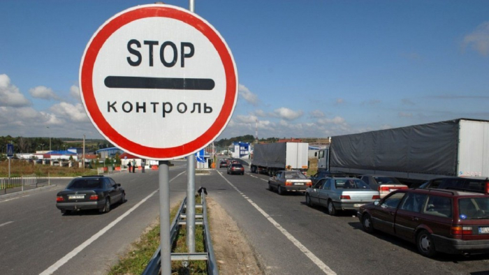 На українсько-словацькому кордоні - черга з вантажівок