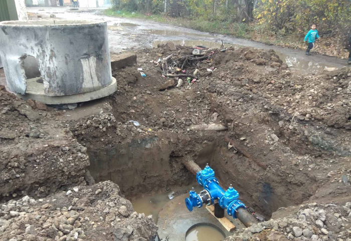 В Ужгороді почали реконструкцію водопровідної мережі на вулиці Степана Разіна