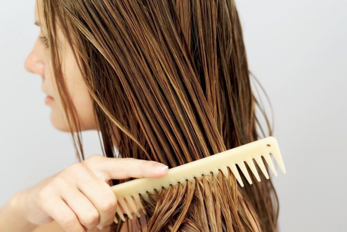 Жіноча шпаргалка: чого не можна робити з мокрим волоссям
