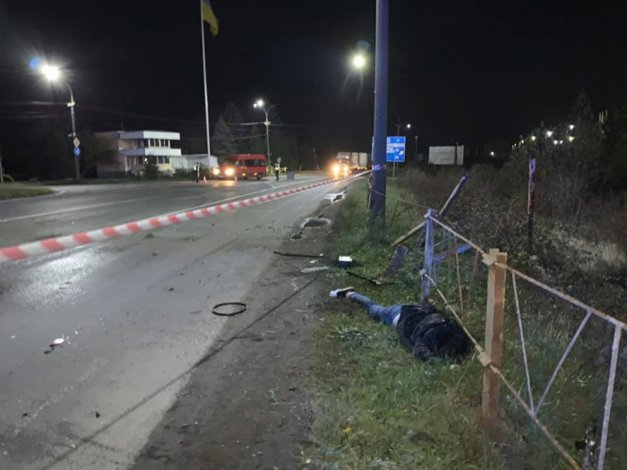 Жахлива нічна ДТП в Мукачеві: є жертва (ФОТО 18+)