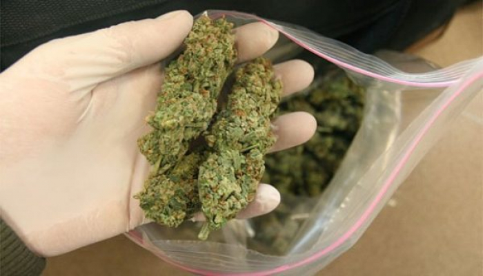 "Наркотична пошта": на Рахівщині хлопець отримав посилку зі 100 грамами марихуани