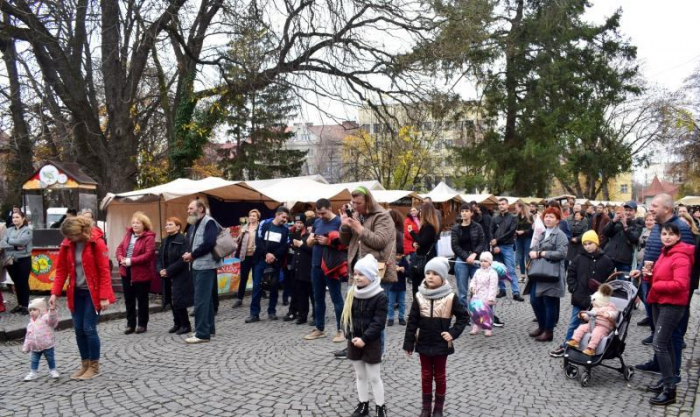 Фестиваль «Закарпатське Божоле 2019» у розпалі в Ужгороді (ВІДЕО)