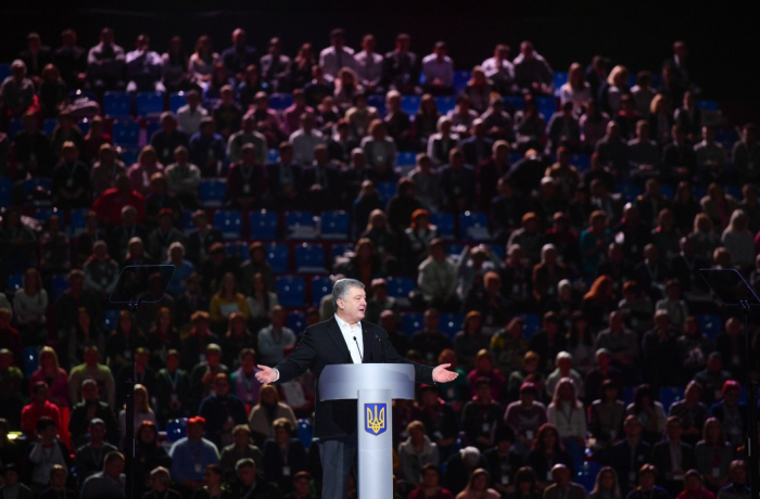 Президент Петро Порошенко: Росія намагається втрутитися в українські вибори