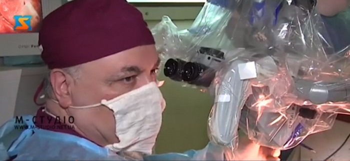 Ужгородські нейрохірурги провели складну операцію на мозок мешканці Львова (ВІДЕО)