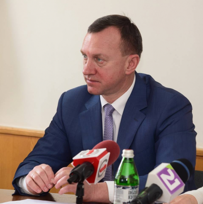 Засідання виконкому в Ужгороді: схвалено Програму безоплатного та пільгового відпуску ліків ужгородцям