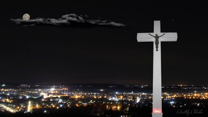 Неймовірні фото: найбільший у Європі хрест на горі Керек у Берегові
