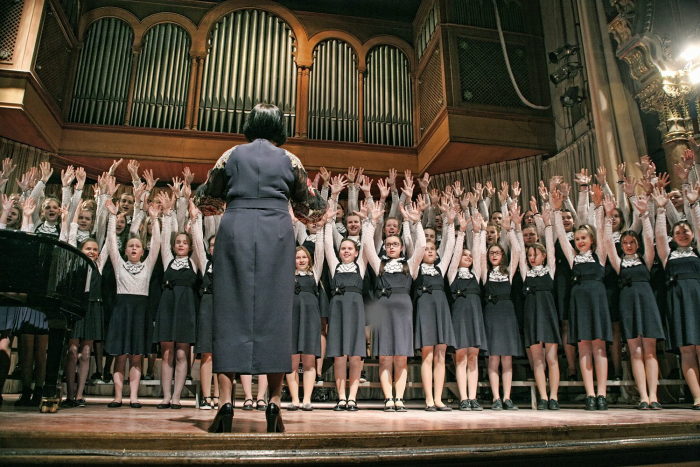 Понад 600 дітей музичної школи в Ужгороді влаштували великий звітний концерт (ФОТО)