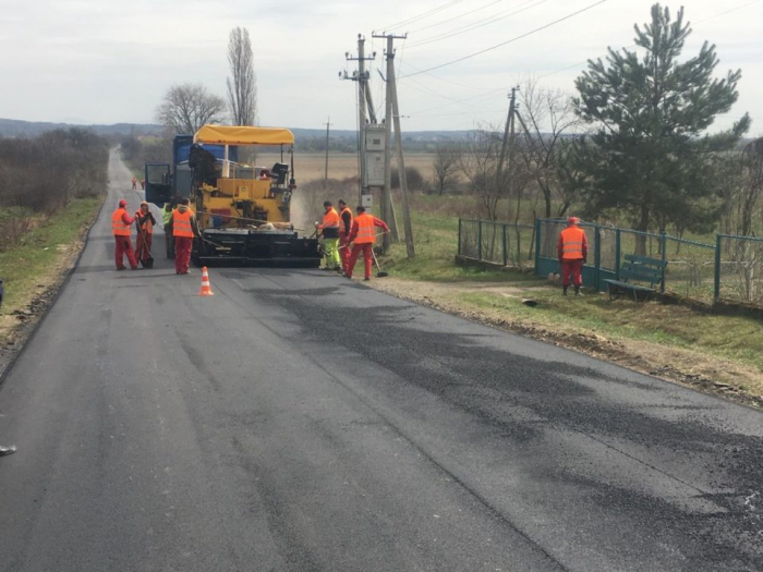 На Ужгородщині ремонтують дорогу «Підгорб – Дубрівка»