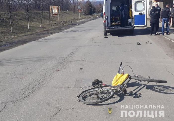 Смертельна ДТП на Рахівщині: «ВАЗ 2107» здійснив наїзд на велосипедиста