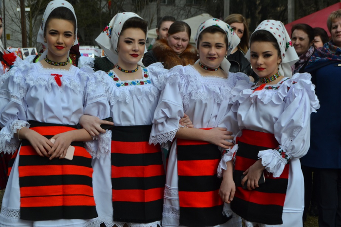 На Тячівщині відгуляли традиційне румунське свято весни «Мерцішор»