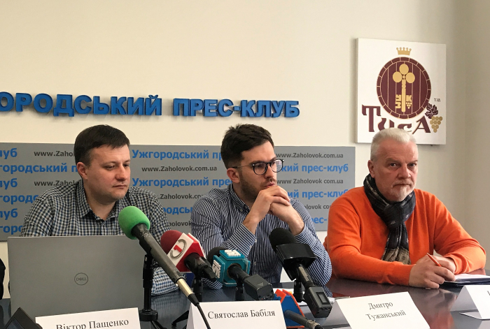 Дмитро Тужанський: «Попри те, що Закарпаття залишається на узбіччі кампанії, воно голосує не так, як інші регіони України»