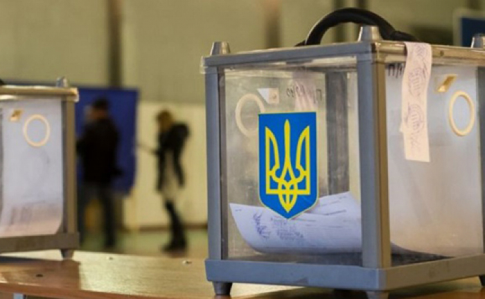 Голосування триває: чи всі дільниці в Ужгороді вікрилися вчасно? (ВІДЕО)