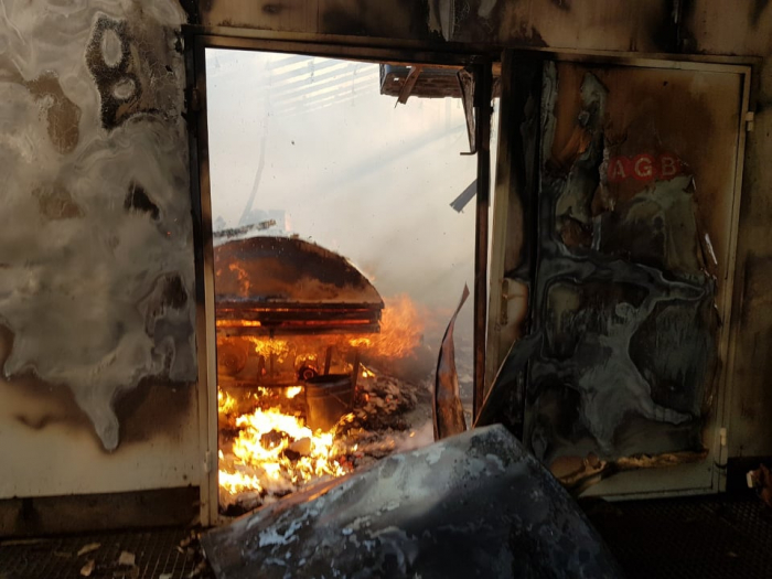 На Свалявщині пожежники рятували меблевий цех від повного знищення вогнем (ФОТО)