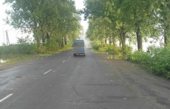 Вода відступає: автотраса "Мукачево-Рогатин" знову відкрита для проїзду