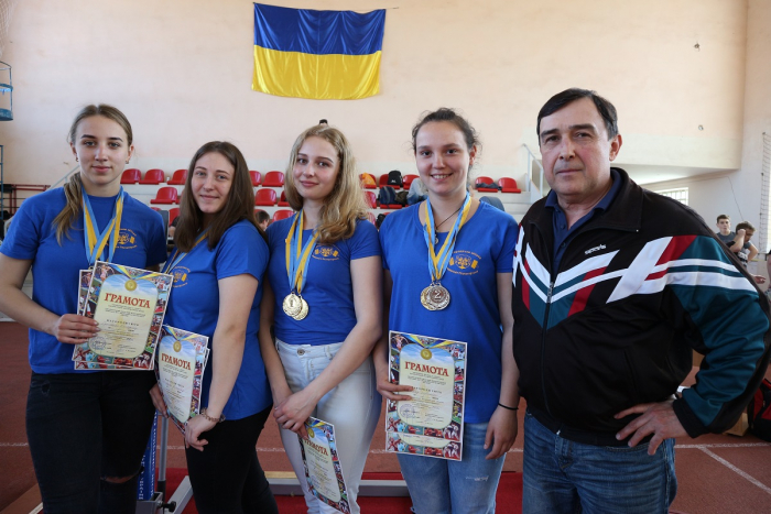 Ужгородські пауерліфтери здобули 13 медалей чемпіонату області