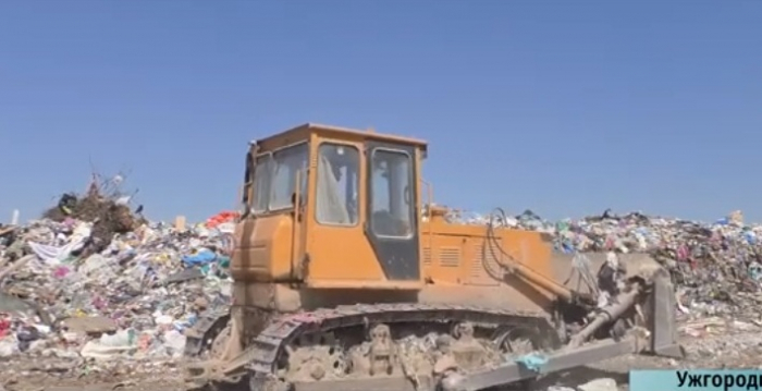 Шар сміття на ужгородському сміттєзвалищі росте все швидше. Що далі? (ВІДЕО)