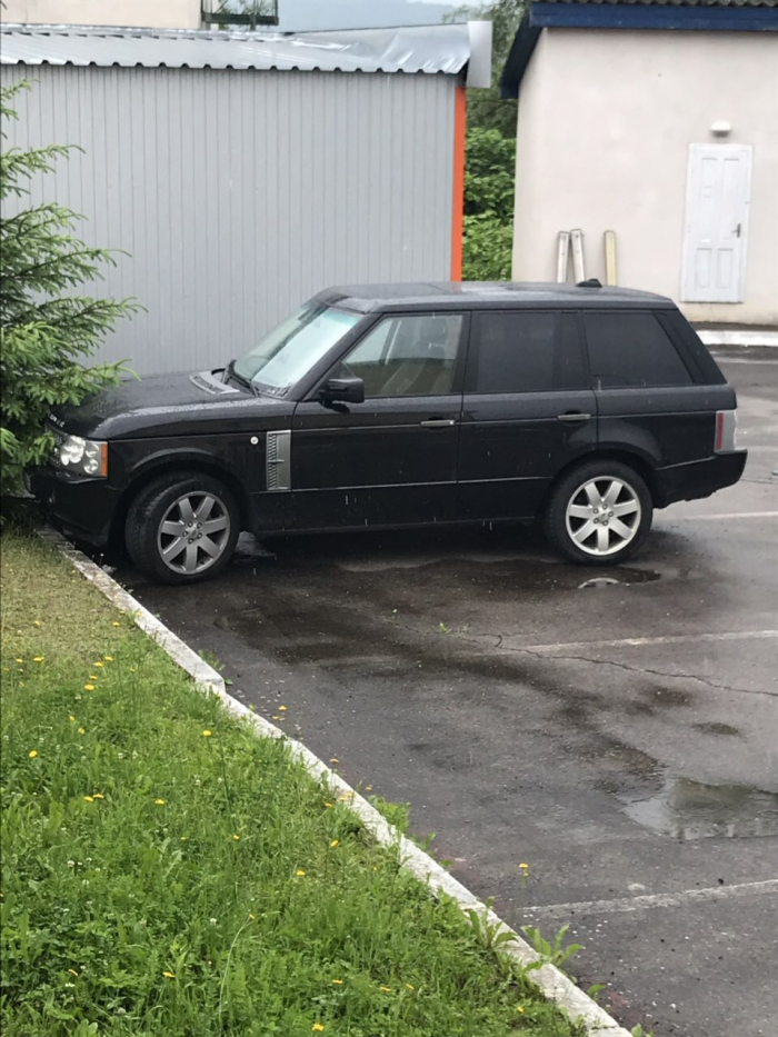 Мешканець Румунії залишив на Закарпатській митниці авто, вартістю 6800 євро