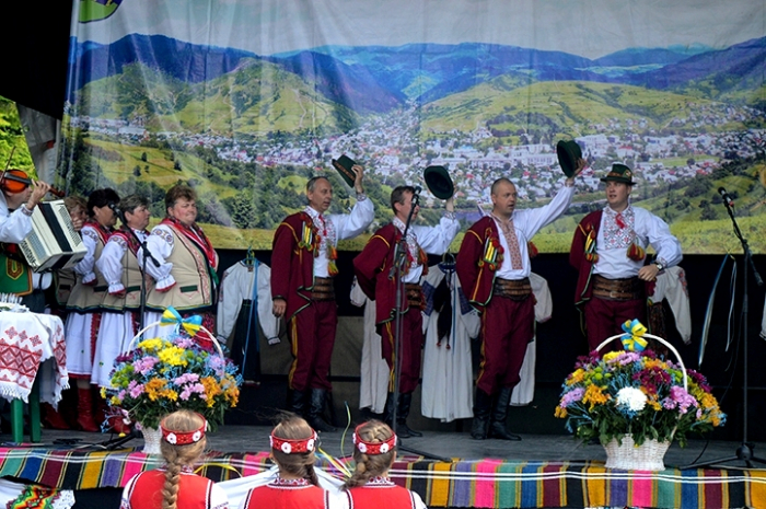 На Міжгірщині з розмахом відгудів традиційний фестиваль «Проводи отар на полонину»