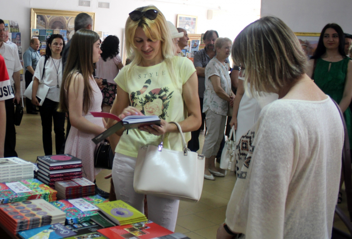 «Книга-фест – 2019»: у галереї «Ужгород» відкрилася обласна виставка (ФОТО)