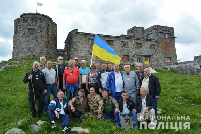 Закарпатські ветерани МВС України здійснили сходження на гору Піп Іван