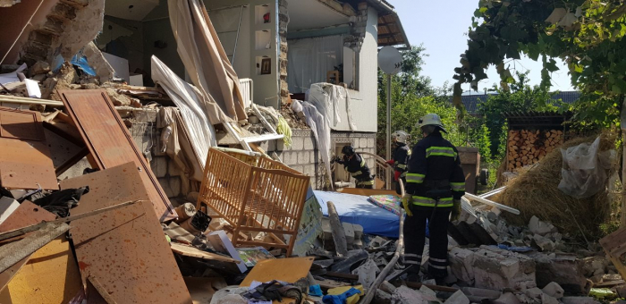 У Закарпатті вибух газоповітряної суміші пошкодив житловий будинок, є травмовані