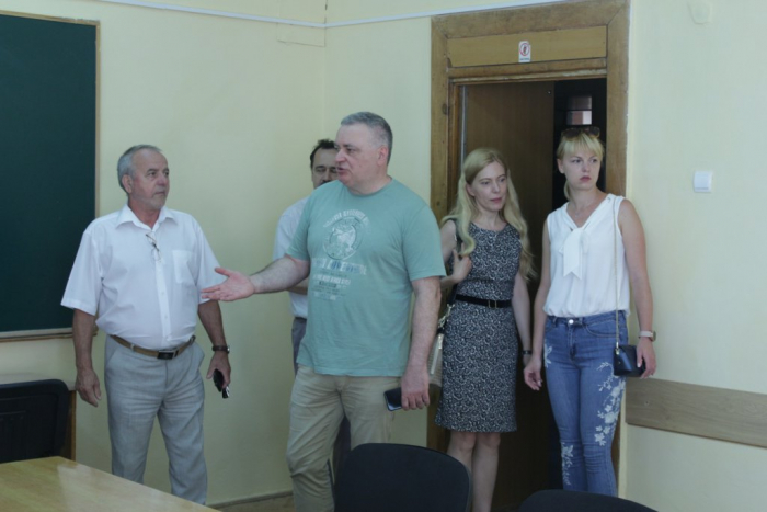 В УжНУ активно ведуться ремонтні роботи до нового навчального року