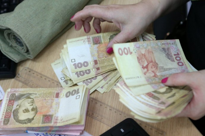 Статистика повідомляє, що в Україні зросла реальна зарплата. В Закарпатті – 9760 гривень