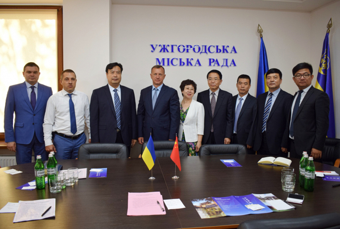 Офіційна делегація з китайського міста-побратима Ужгорода зустрілася з керівництвом міста (ФОТО)