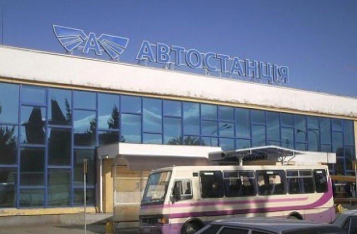 Рейс із Ужгорода в Молдову застрягає у... Чернівцях - у касах не можуть надрукувати квитки (ВІДЕО)